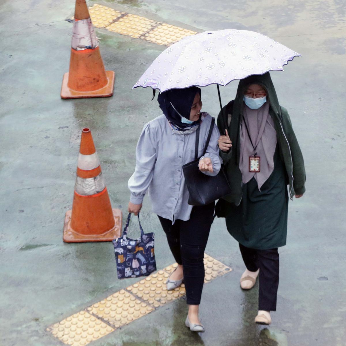 Masih Sering Hujan saat Musim Kemarau, BMKG Bilang Disebabkan Fenomena Atmosfer